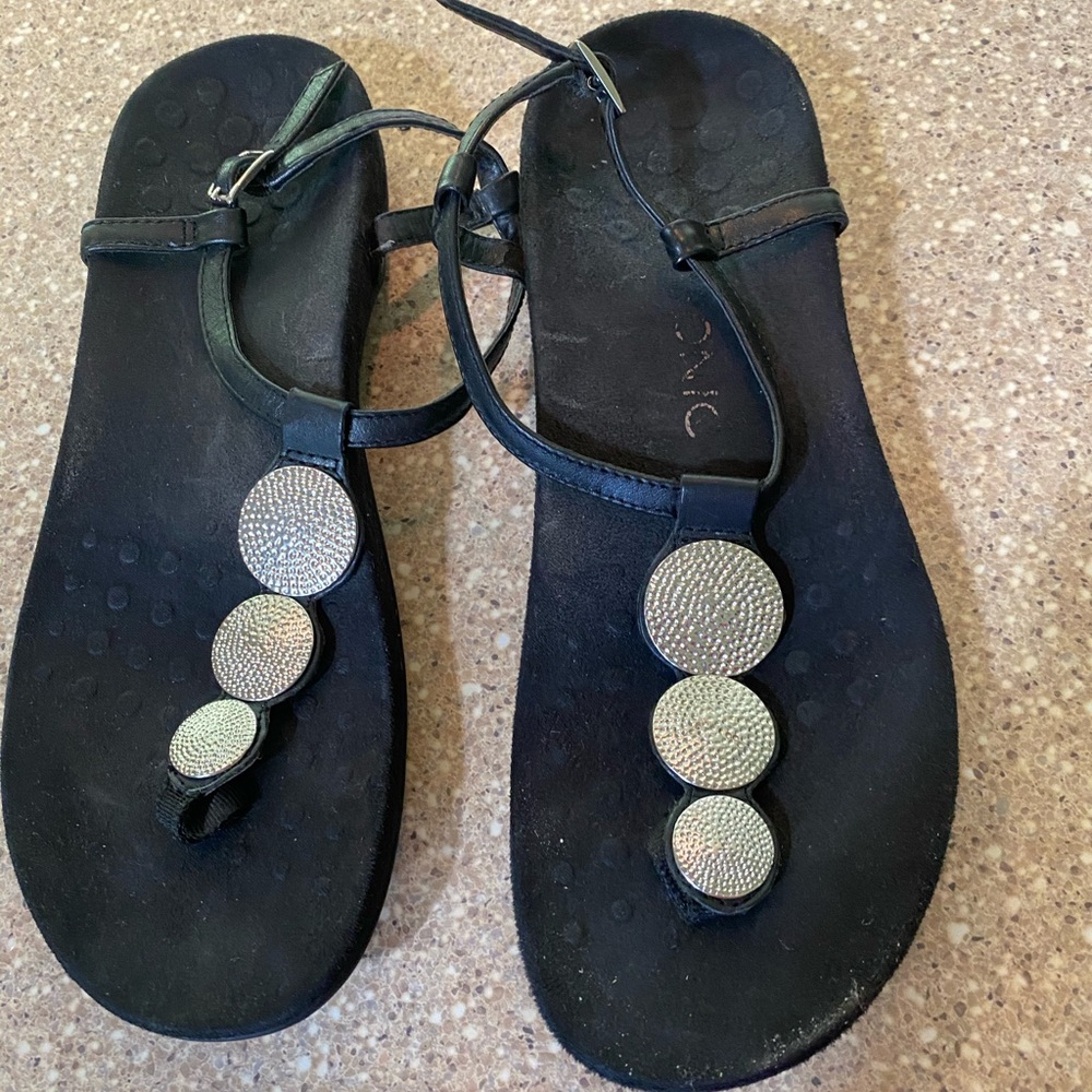Vionic black women’s sandals in Miami, size 9